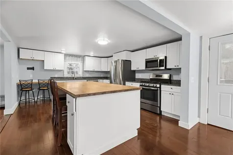 32 Pilgrim Avenue Coventry RI 02816