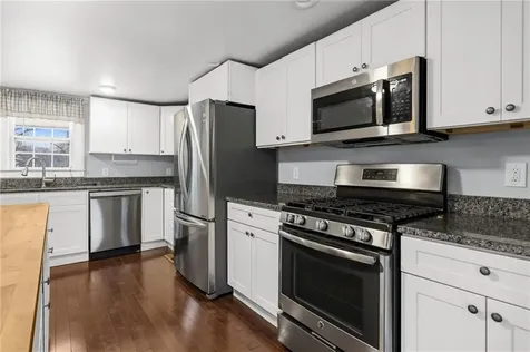 32 Pilgrim Avenue Coventry RI 02816