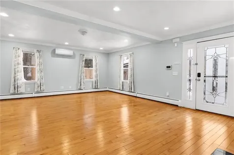 32 Pilgrim Avenue Coventry RI 02816