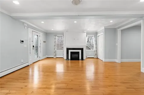 32 Pilgrim Avenue Coventry RI 02816