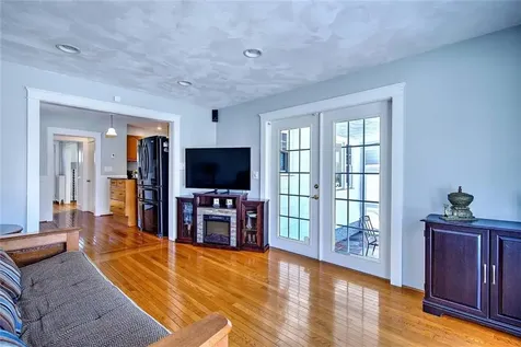 42 Mountain Avenue East Providence RI 02915