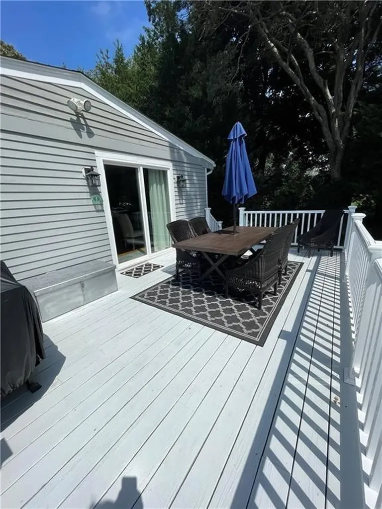 5 Wayland Trail Narragansett RI 02882
