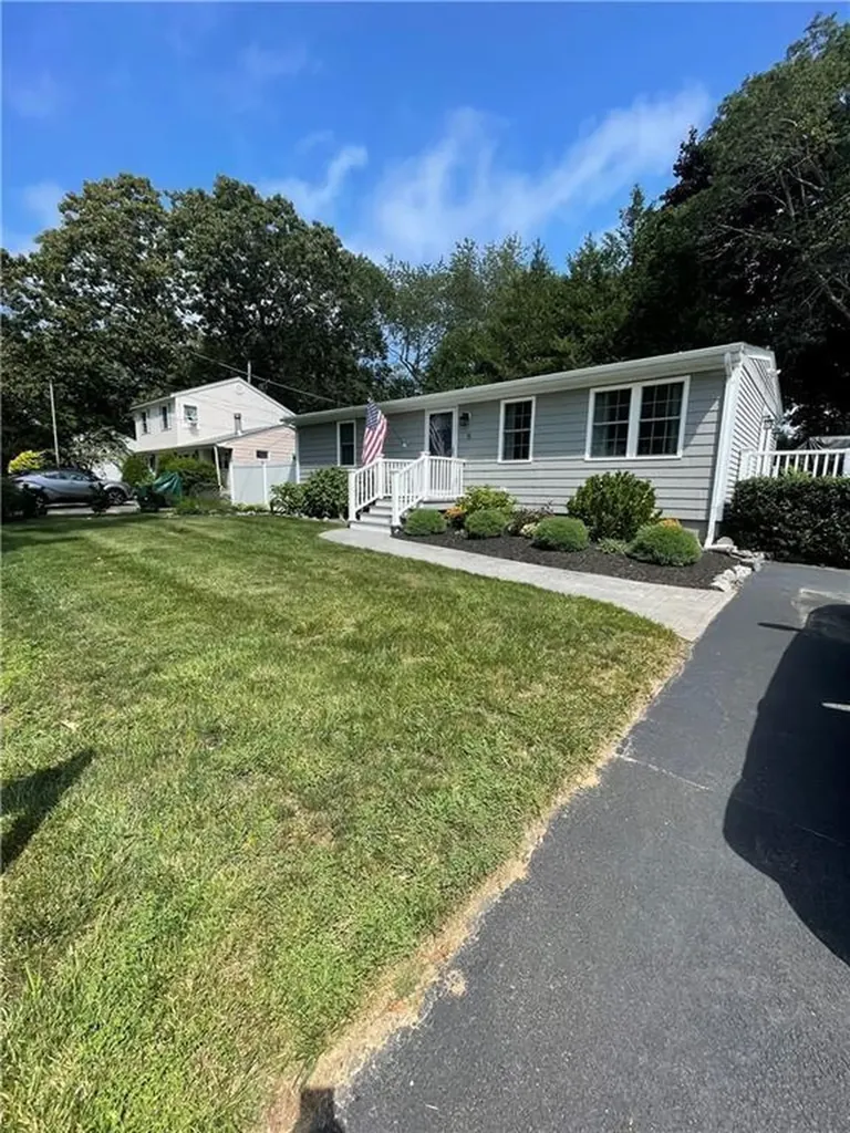 5 Wayland Trail Narragansett RI 02882