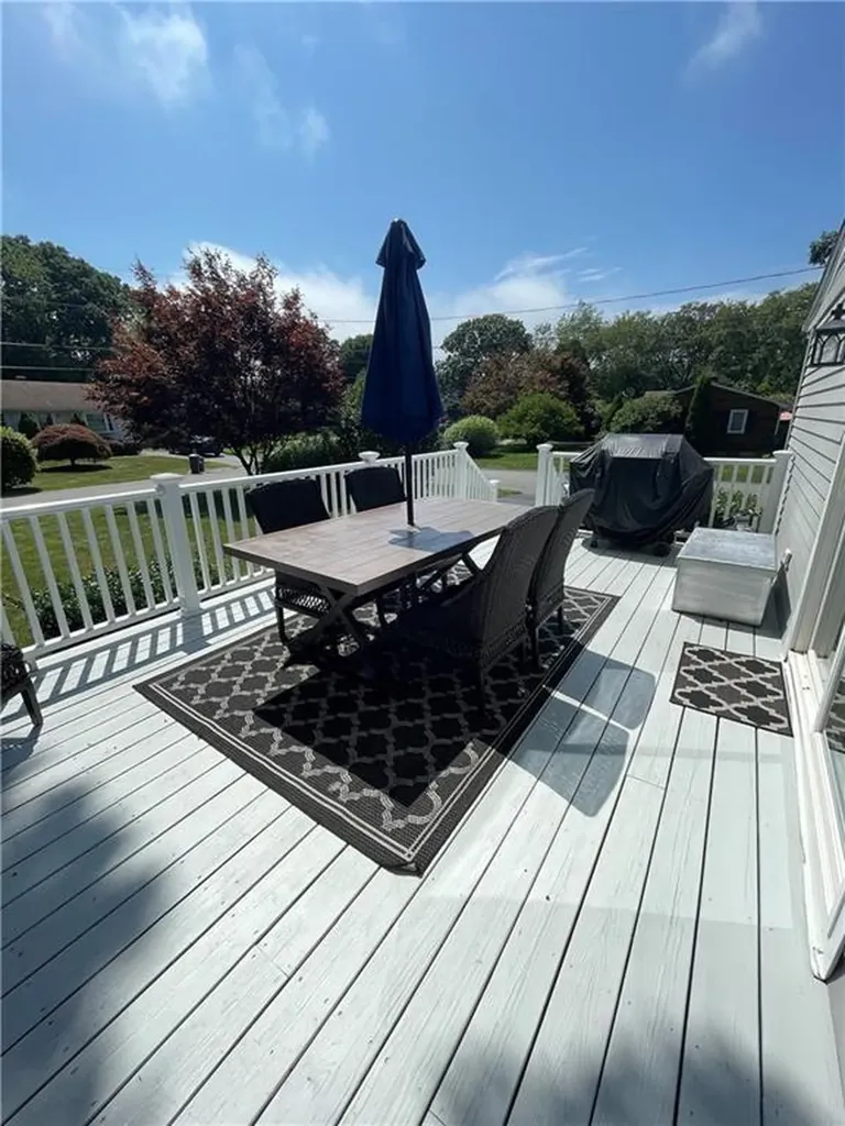 5 Wayland Trail Narragansett RI 02882