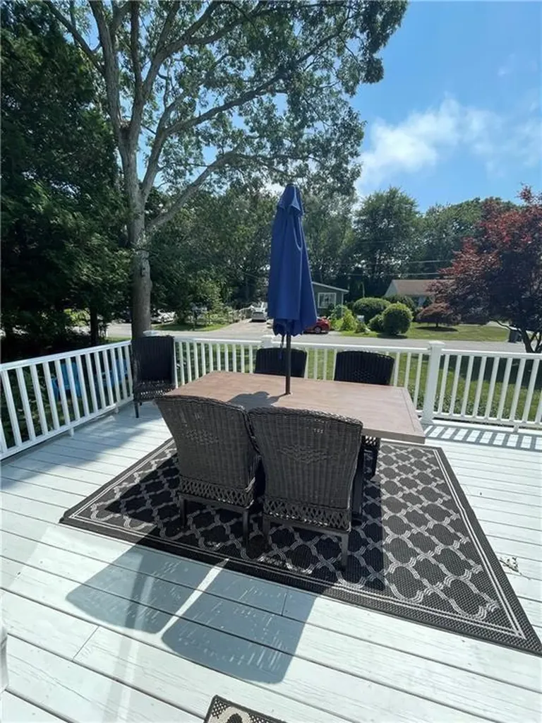 5 Wayland Trail Narragansett RI 02882