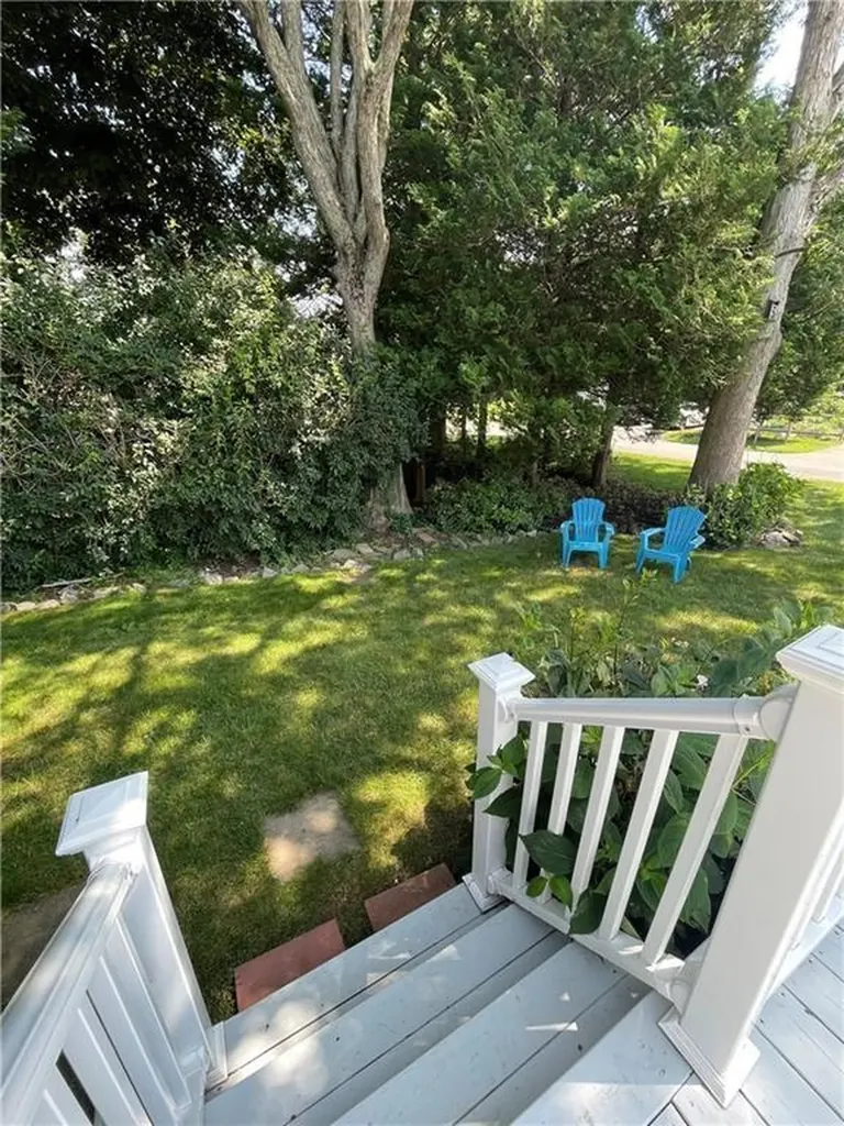 5 Wayland Trail Narragansett RI 02882
