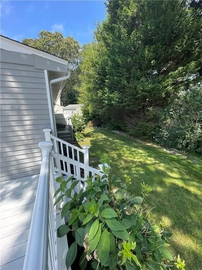 5 Wayland Trail Narragansett RI 02882
