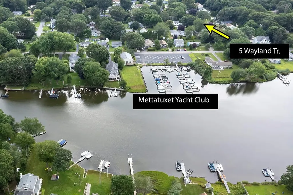 5 Wayland Trail Narragansett RI 02882