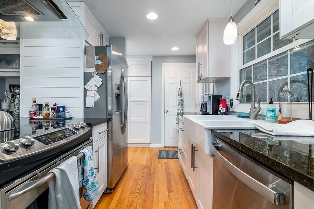 5 Wayland Trail Narragansett RI 02882