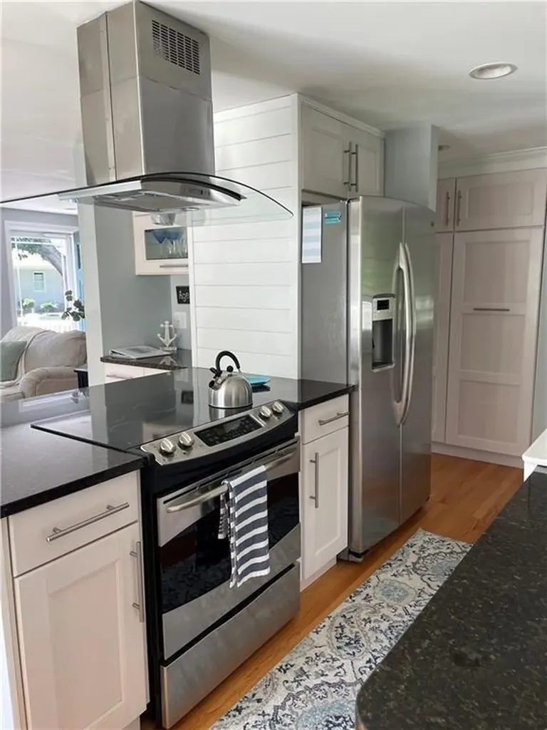 5 Wayland Trail Narragansett RI 02882