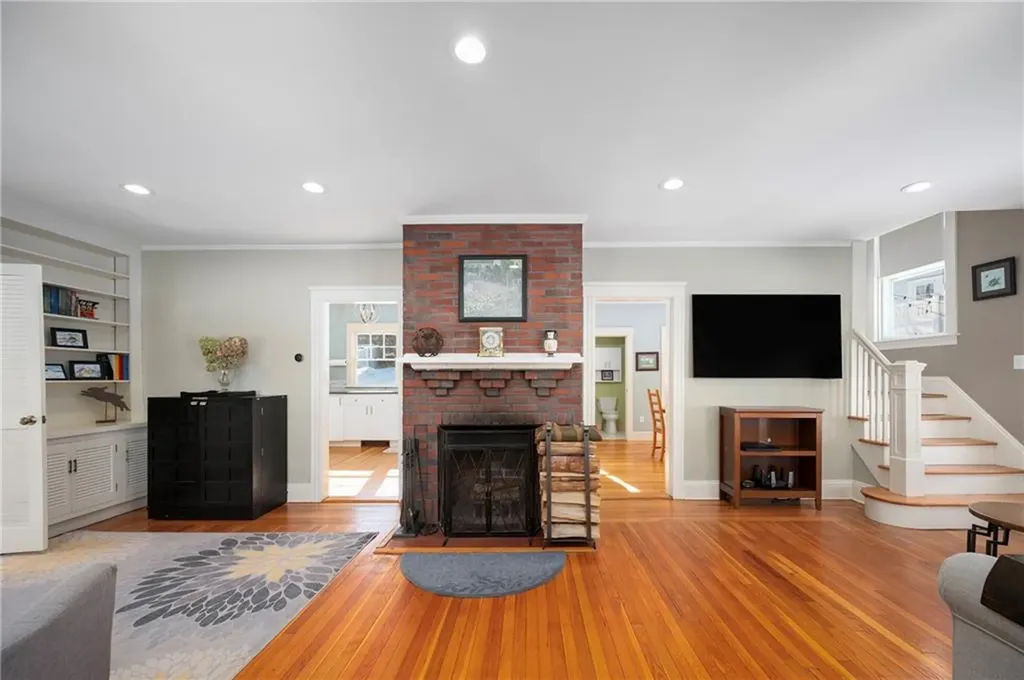 51 Wilcox Avenue Pawtucket RI 02860