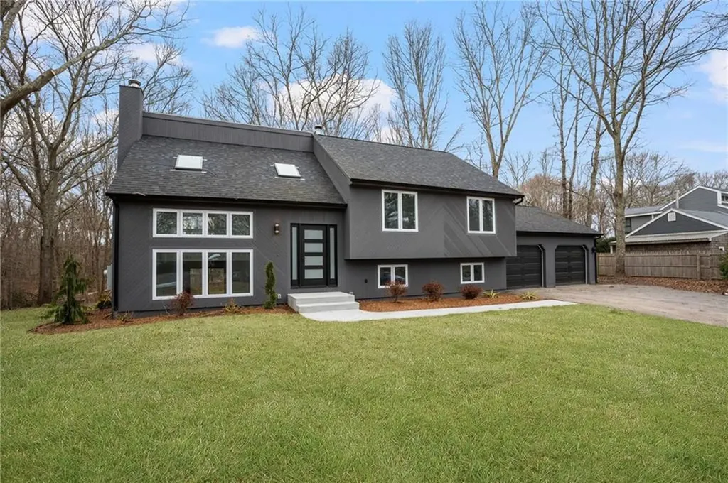 71 Woodmist Way North Kingstown RI 02852