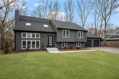 71 Woodmist Way North Kingstown RI 02852