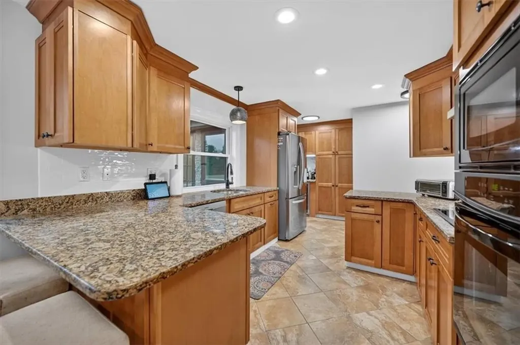 3 Set-n-sun Drive Scituate RI 02831