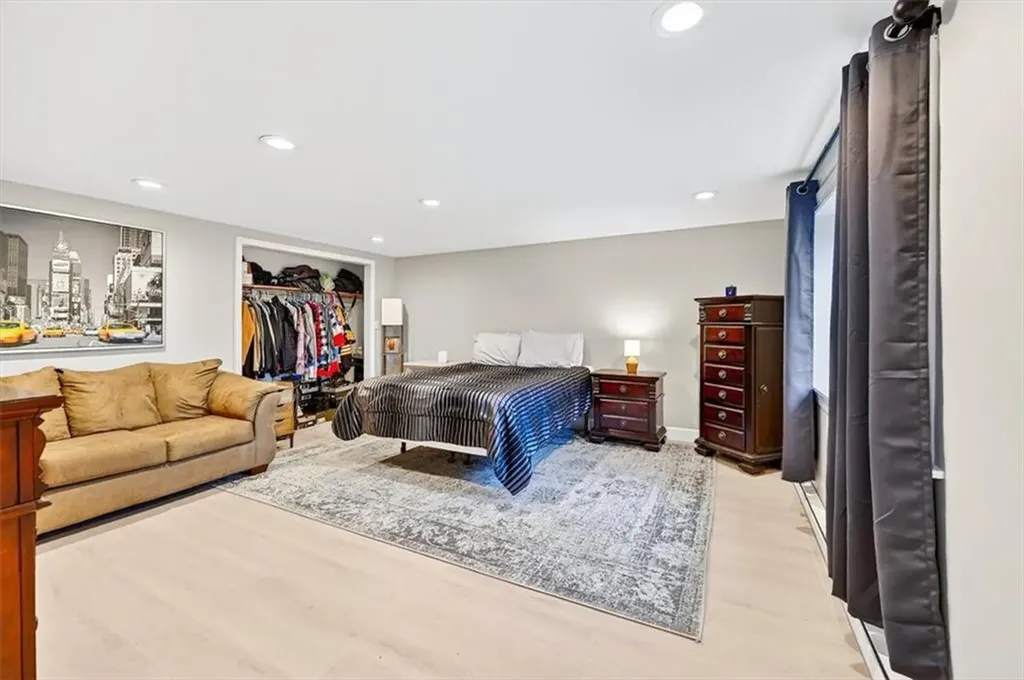 3 Set-n-sun Drive Scituate RI 02831