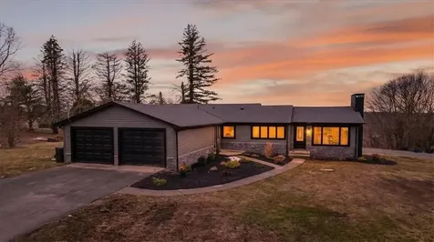 3 Set-n-sun Drive Scituate RI 02831