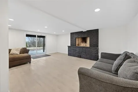 3 Set-n-sun Drive Scituate RI 02831