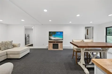 3 Set-n-sun Drive Scituate RI 02831