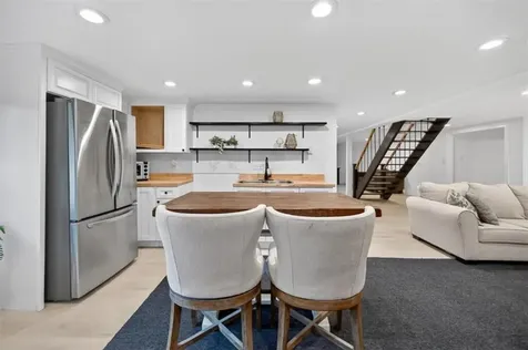 3 Set-n-sun Drive Scituate RI 02831