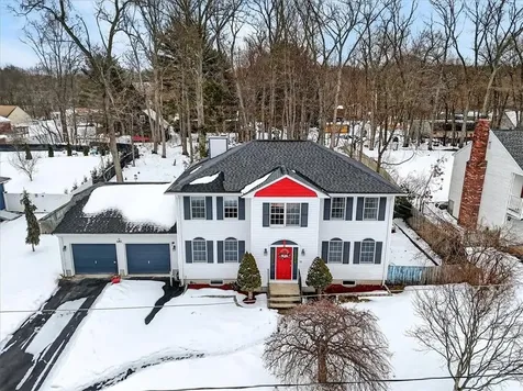 6 Wyoming Drive Cumberland RI 02864