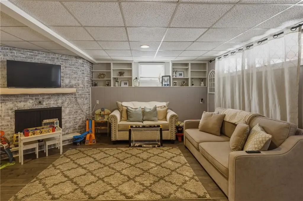 50 Briarwood Road Cranston RI 02920