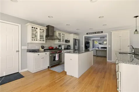 105 Lilac Lane Portsmouth RI 02871