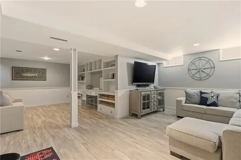 105 Lilac Lane Portsmouth RI 02871