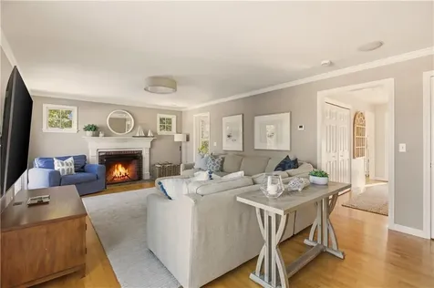 105 Lilac Lane Portsmouth RI 02871