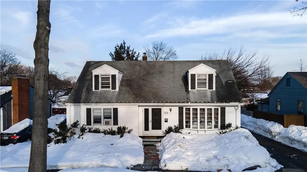 77 Minto Street Providence RI 02908