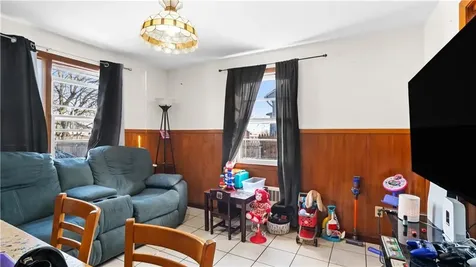 77 Minto Street Providence RI 02908