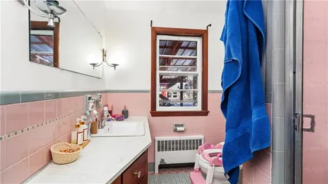 77 Minto Street Providence RI 02908