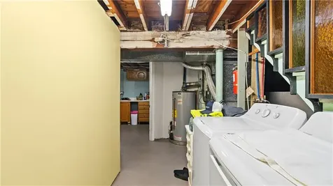 77 Minto Street Providence RI 02908