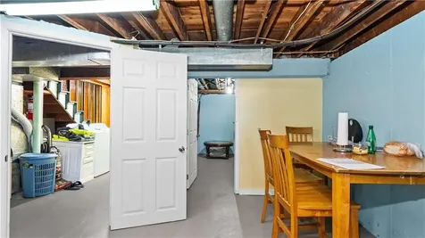 77 Minto Street Providence RI 02908