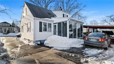 77 Minto Street Providence RI 02908