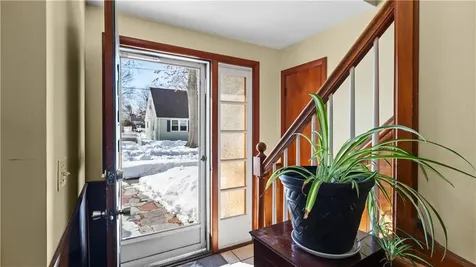 77 Minto Street Providence RI 02908