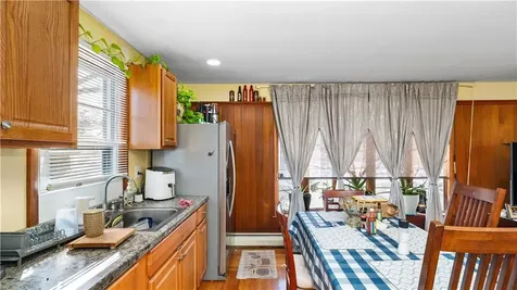 77 Minto Street Providence RI 02908