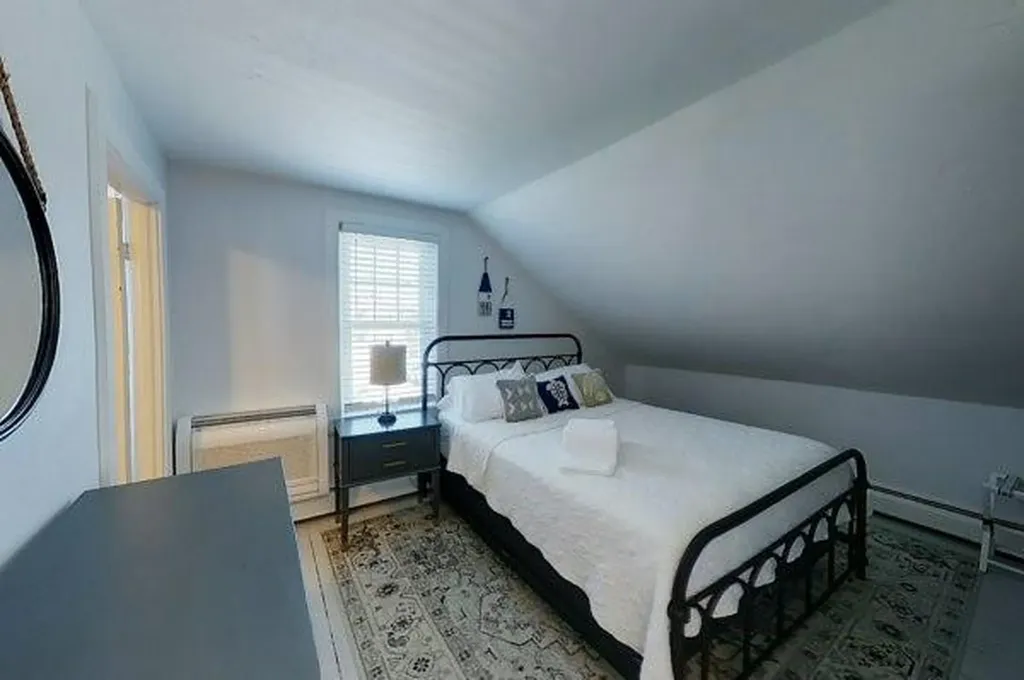 5 Stewart Street Newport RI 02840