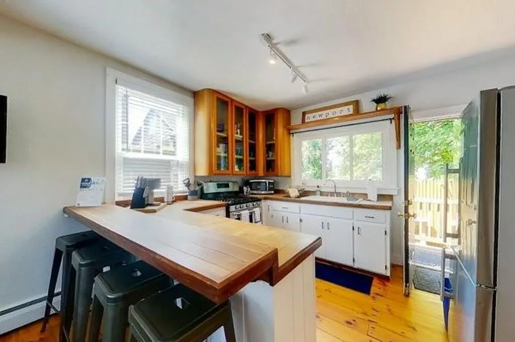 5 Stewart Street Newport RI 02840