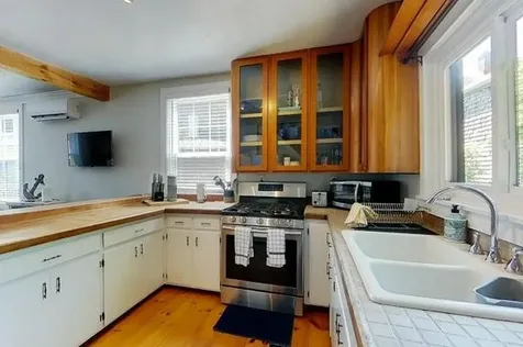 5 Stewart Street Newport RI 02840
