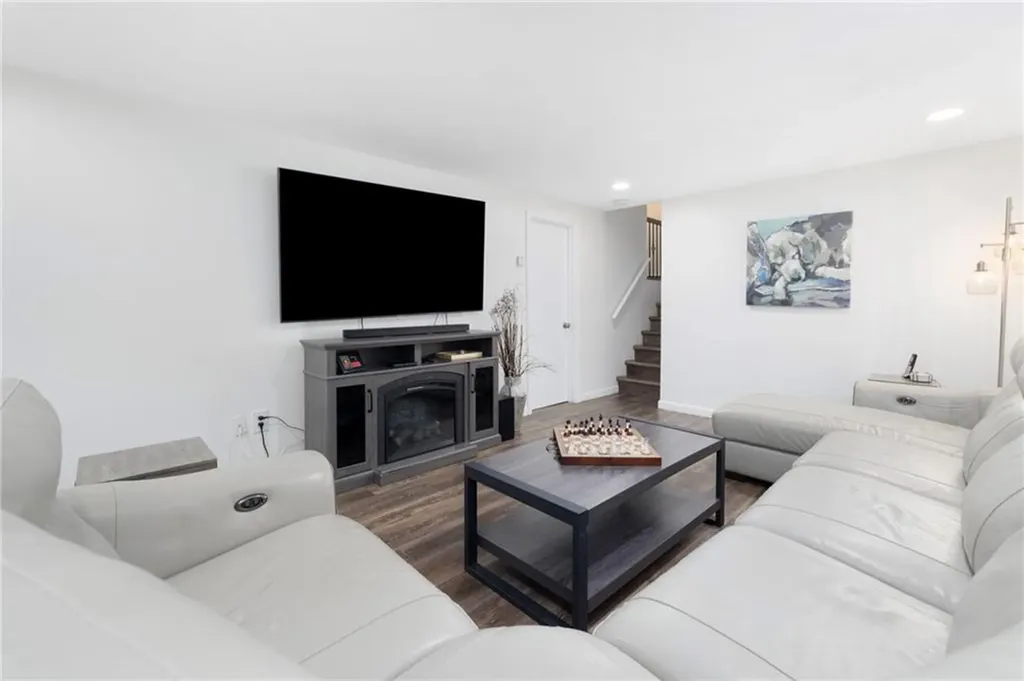 29 Golini Drive Johnston RI 02919