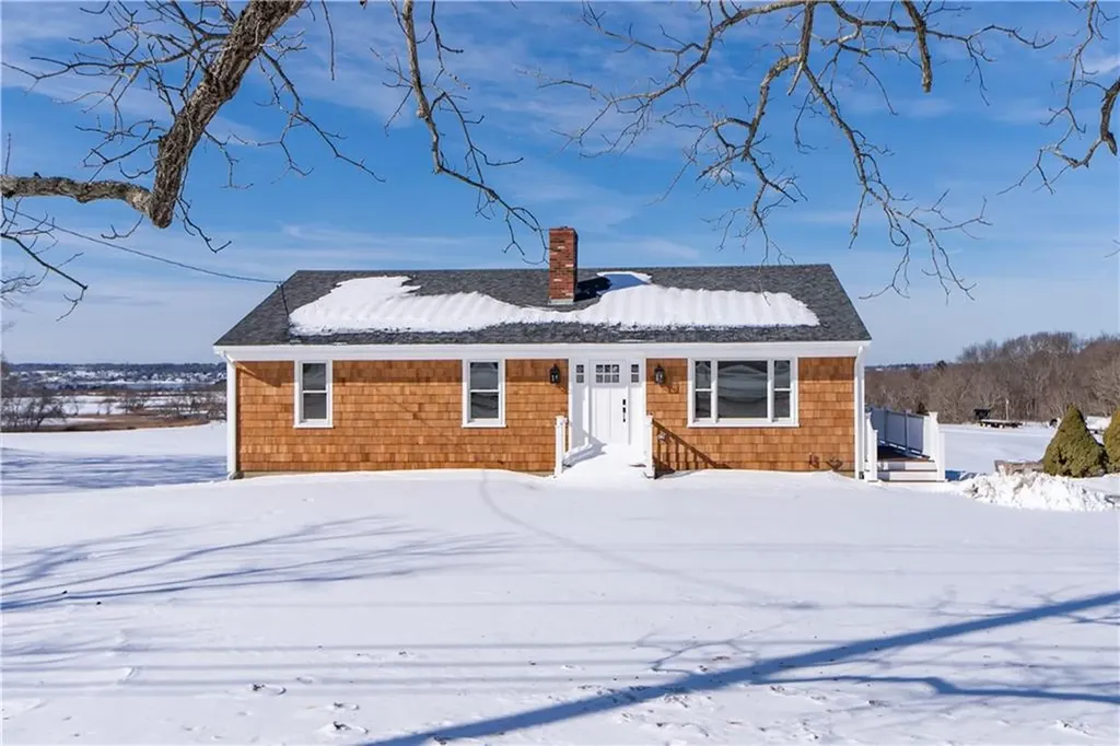 3211 Main Road Tiverton RI 02878