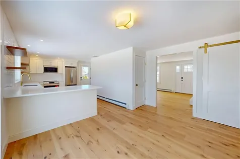 3211 Main Road Tiverton RI 02878