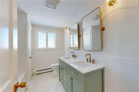 3211 Main Road Tiverton RI 02878