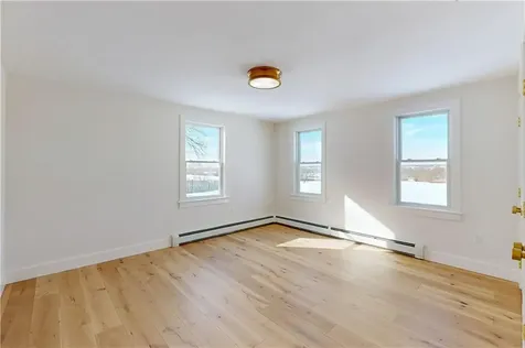 3211 Main Road Tiverton RI 02878