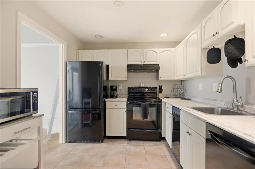 3524 West Shore Road Building C-704 Road Warwick RI 02886