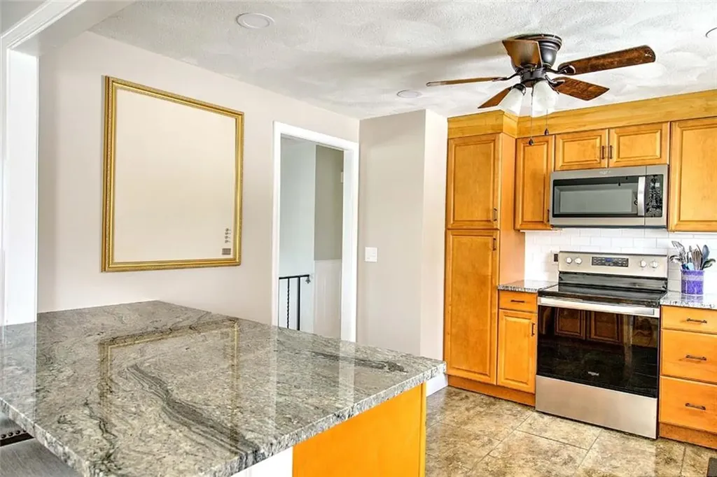 8 Surrey Lane West Warwick RI 02893