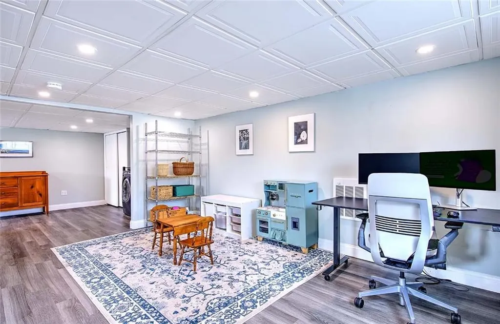 8 Surrey Lane West Warwick RI 02893