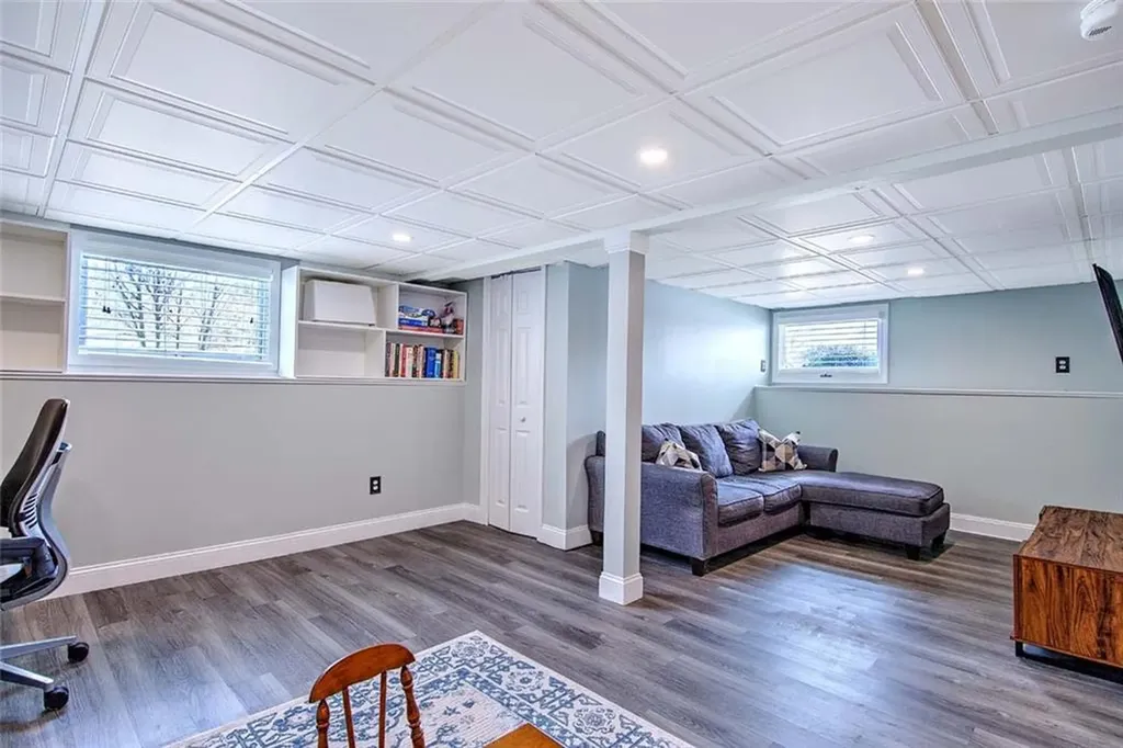 8 Surrey Lane West Warwick RI 02893