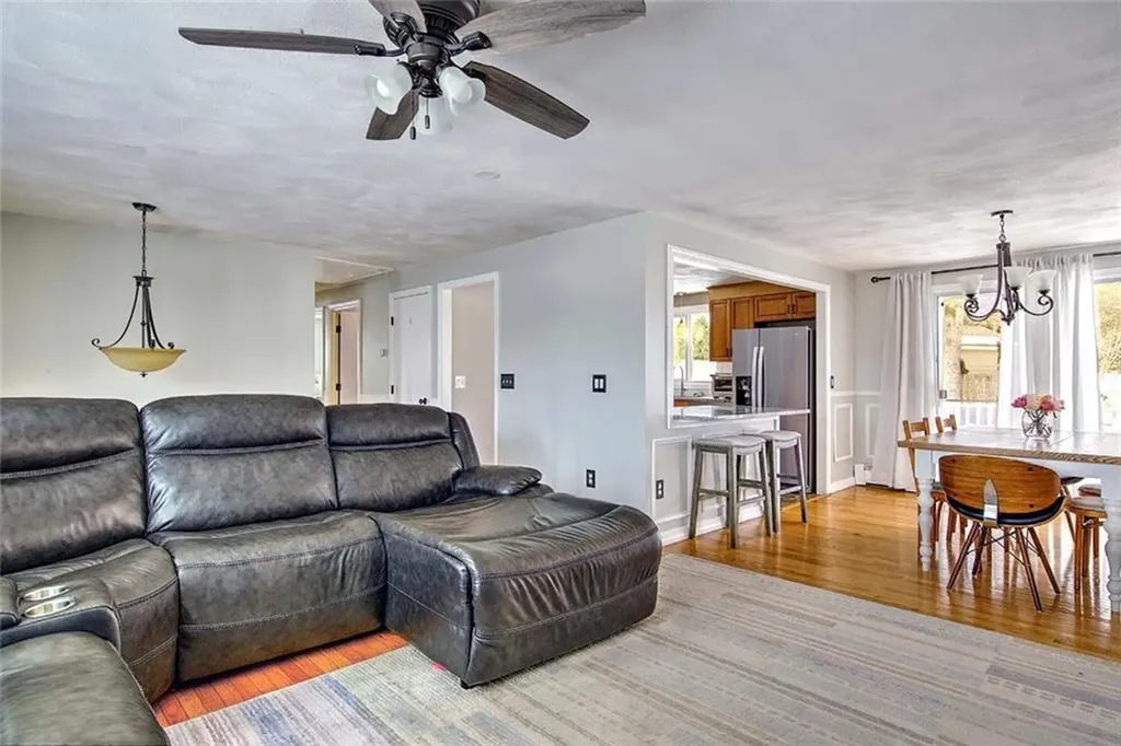 8 Surrey Lane West Warwick RI 02893