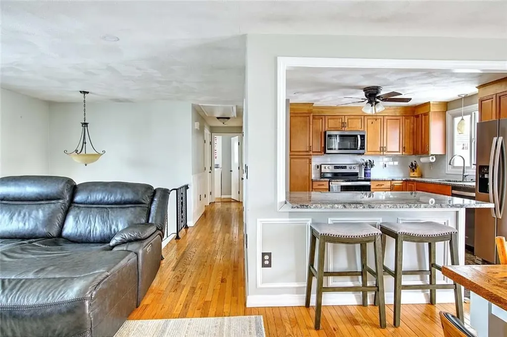 8 Surrey Lane West Warwick RI 02893